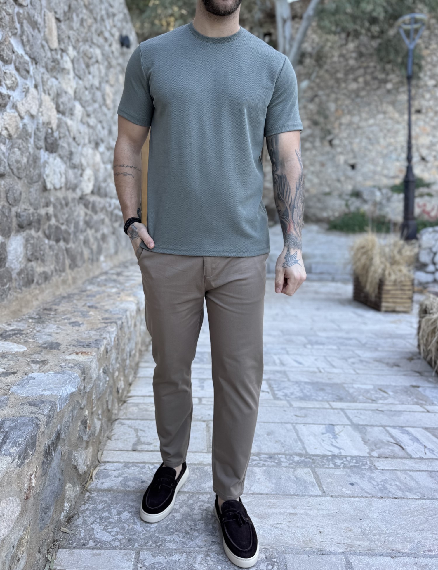 Ανδρική χακί κοντομάνικη μπλούζα με ανάγλυφο ύφασμα R260336X φωτογραφία